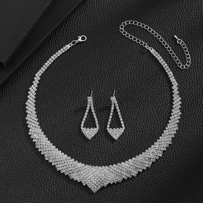 Retro Fashion, with Exaggerated and Unique Style, Bold Collar Chain