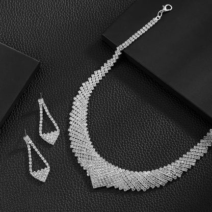 Retro Fashion, with Exaggerated and Unique Style, Bold Collar Chain