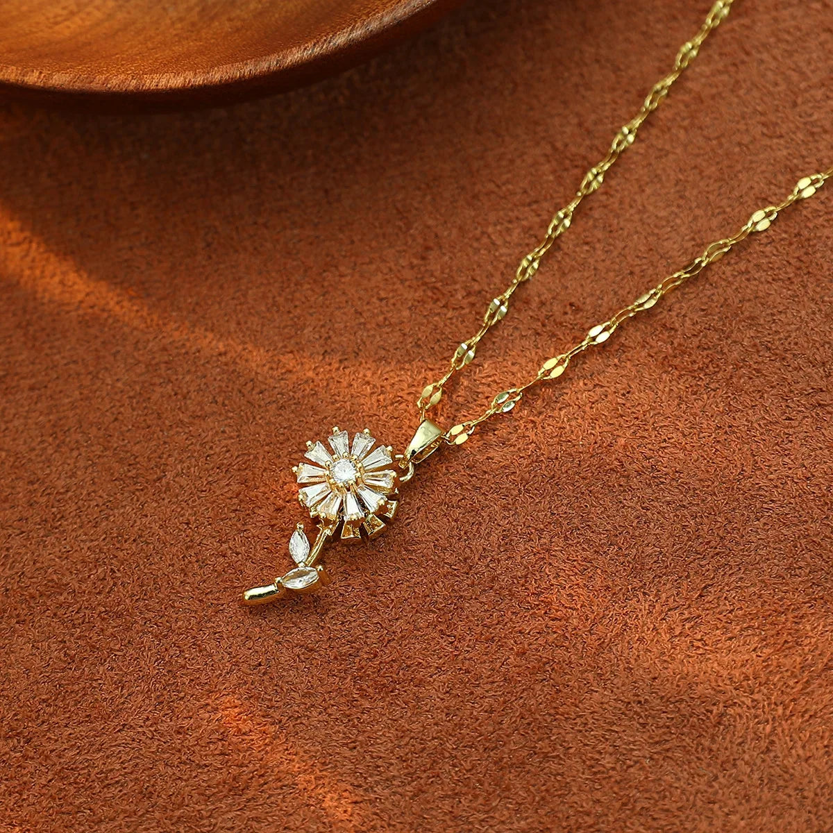 Elegant sunflower rotating necklace, engagement luxury jewelry gift exquisite starlight sparkling zircon necklace
