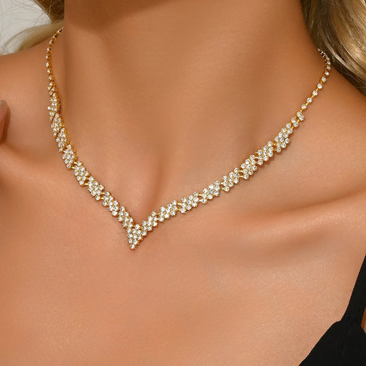 Minimally designed versatile women's necklace, light luxury style, high-end fashion accessory