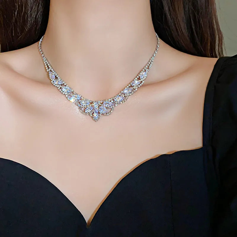 Necklace and Earring Set for Women, 2025 New Style, High-End Choker, Light Luxury Niche Decorative Clavicle Necklace