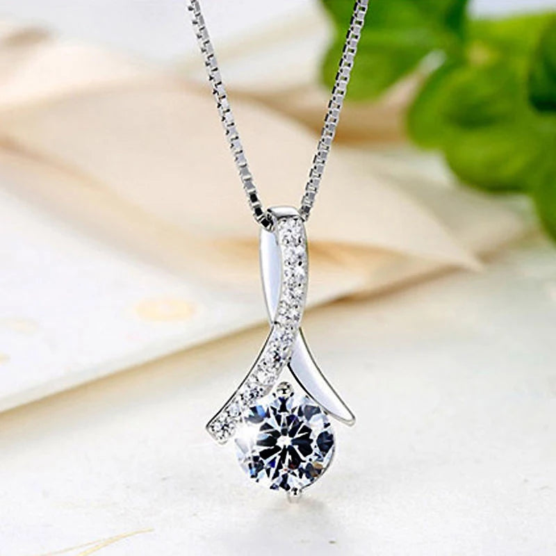 Huitan Trendy Lady Engagement Necklace with Fashion Design Bright Zirconia Pendant Accessories Stylish Versatile Jewelry Gift