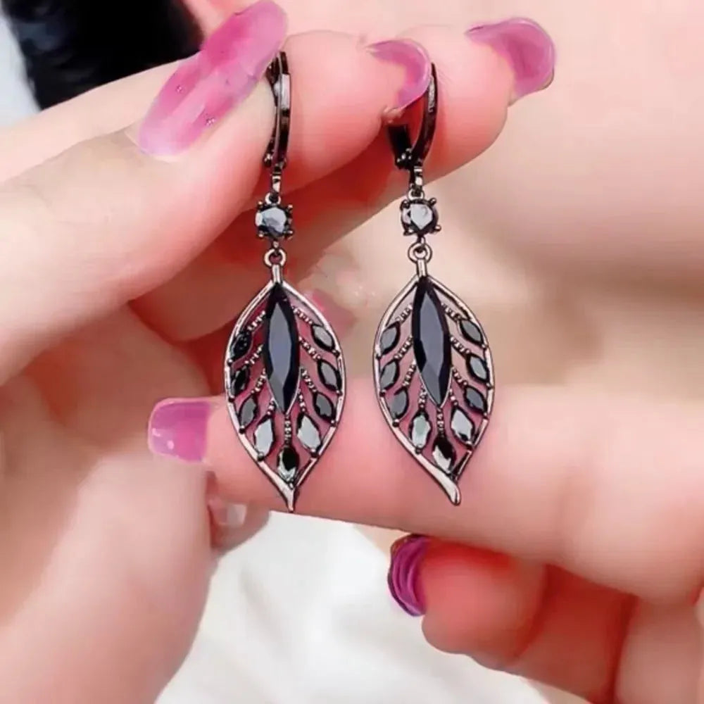 Retro Exquisite Black Hollow Crystal Leaf Drop Dangle Earrings for Women