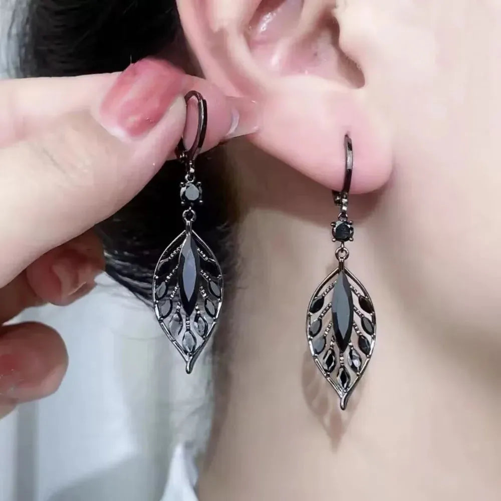 Retro Exquisite Black Hollow Crystal Leaf Drop Dangle Earrings for Women