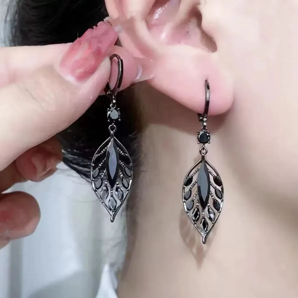 Retro Exquisite Black Hollow Crystal Leaf Drop Dangle Earrings for Women black
