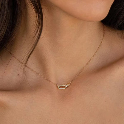 1-piece double-loop geometric collarbone chain necklace - a niche-designed, luxury-minimalist interlocking loop necklace.